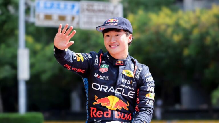 Yuki Tsunoda seguirá en Red Bull en 2025