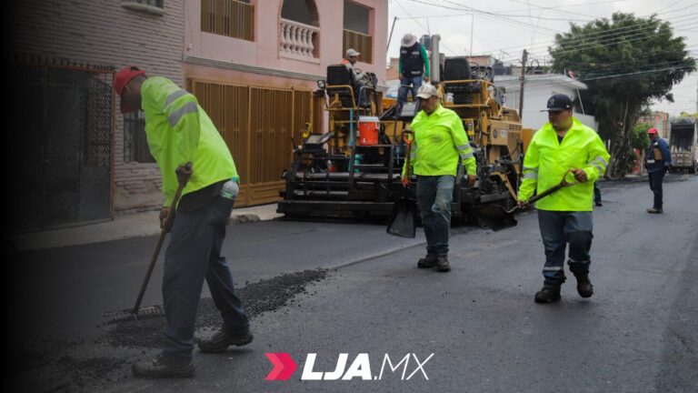 Inicia municipio de Aguascalientes trabajos de pavimentación en la colonia España 