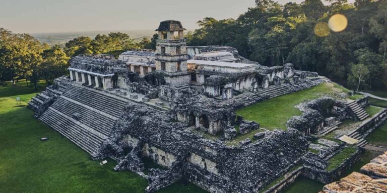 Grupo Mundo Maya impulsa el turismo en Palenque con aeropuerto, estación del Tren Maya y nueva identidad