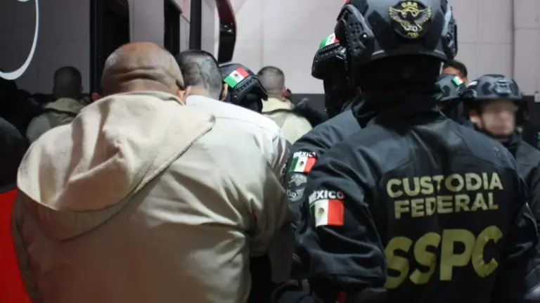 Reubican a 60 internos a penales federales para reforzar seguridad