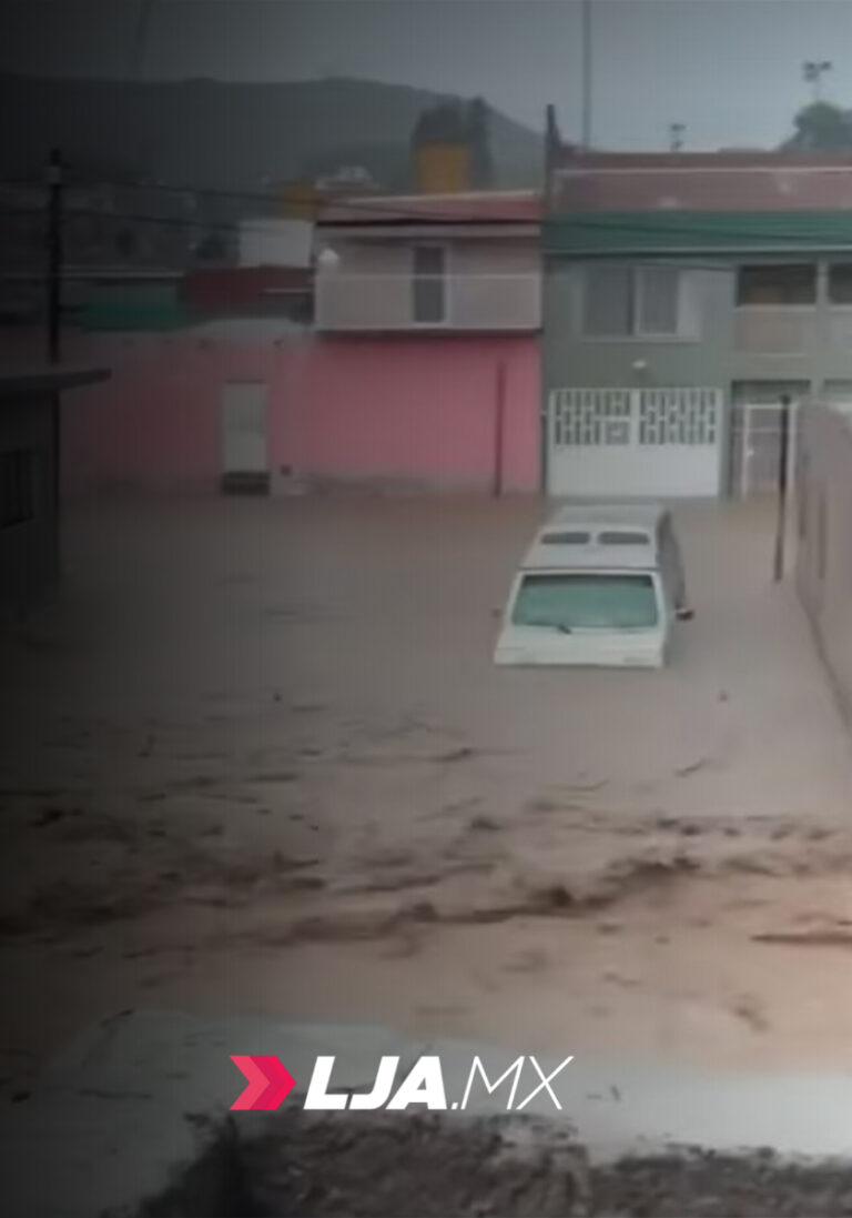 Atienden cuerpos de emergencia desbordamiento de arroyo en Asientos; no sé reportan personas lesionadas