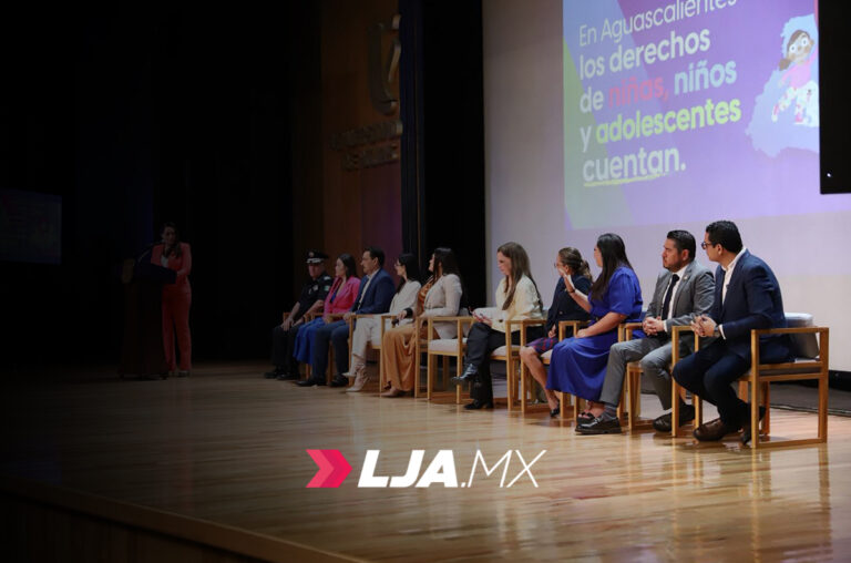 La gobernadora de Aguascalientes Teresa Jiménez inauguró el conversatorio “Aguascalientes: Trabajando a Favor de la Niñez y Adolescencia”