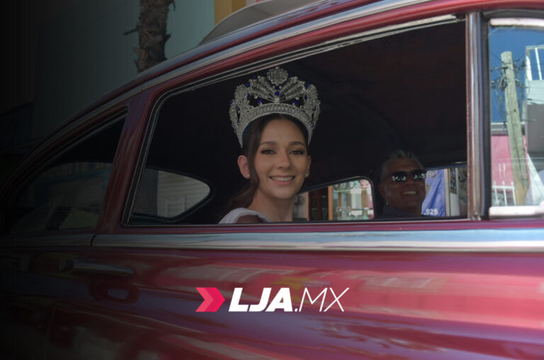 Desfile de Feria llena de color las calles de Jesús María
