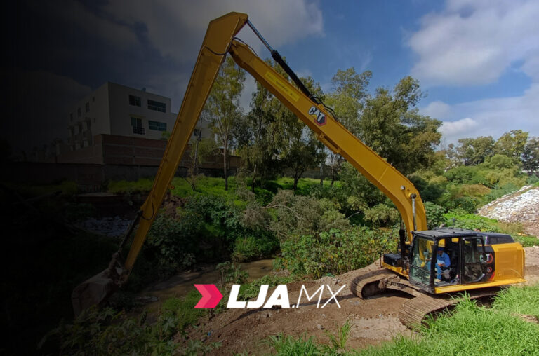 El alcalde de Aguascalientes Leonardo Montañez supervisa trabajos preventivos de limpieza para evitar riesgos por lluvias
