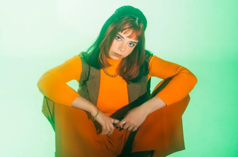 ¿Sabías que Bratty era una banda? Resurge la polémica detrás de su origen por colaboración Yves