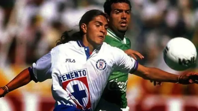 Cruz Azul conquista la gloria en una final sangrante e histórica ante León en 1997