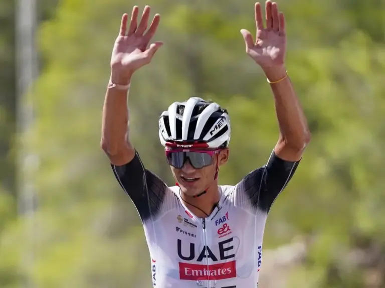 Isaac Del Toro conquista la Clásica Terres de l’Ebre con una actuación espectacular