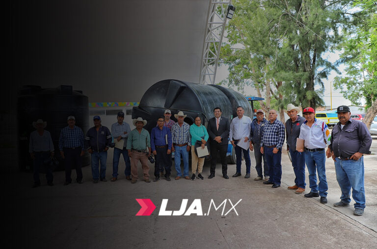 Productores rurales de Jesús María reciben cisternas para almacenamiento de agua