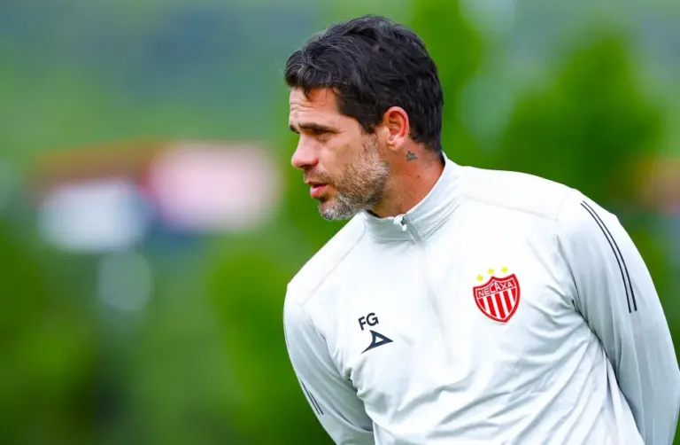 Fernando Gago: El cerebro del mediocampo que conquista banquillos