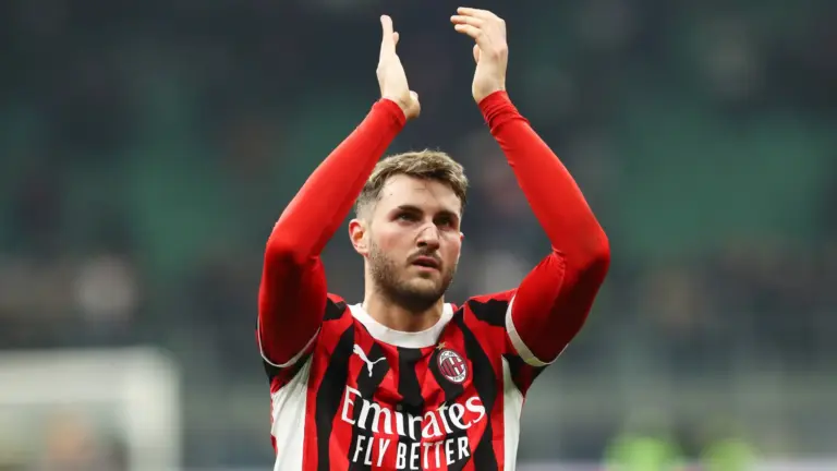 Incertidumbre en Milán: ¿Se va Santi? Rossoneri barajan trueque con la Roma
