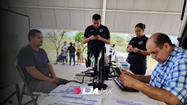 Brigadas médicas gratuitas acercan servicios de salud a colonias de la ciudad