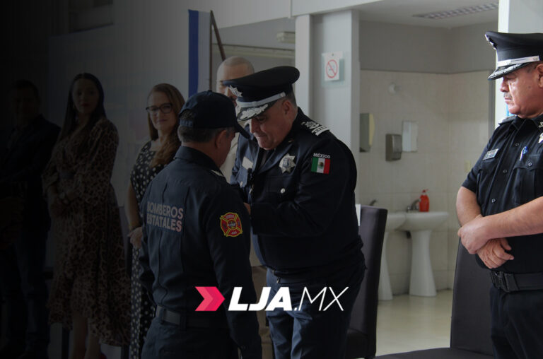 Con reconocimientos y dotación de equipos, celebran a bomberos en su día en Aguascalientes