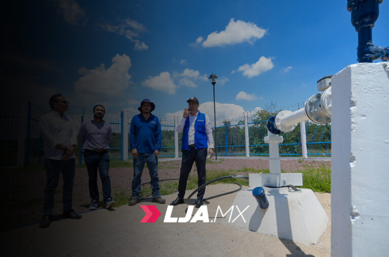 El presidente municipal de Aguascalientes Leonardo Montañez supervisa nuevo pozo en Los Caños