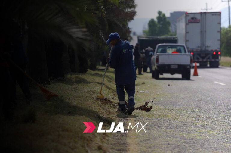 Megaoperativo de limpieza en carretera al aeropuerto en Aguascalientes