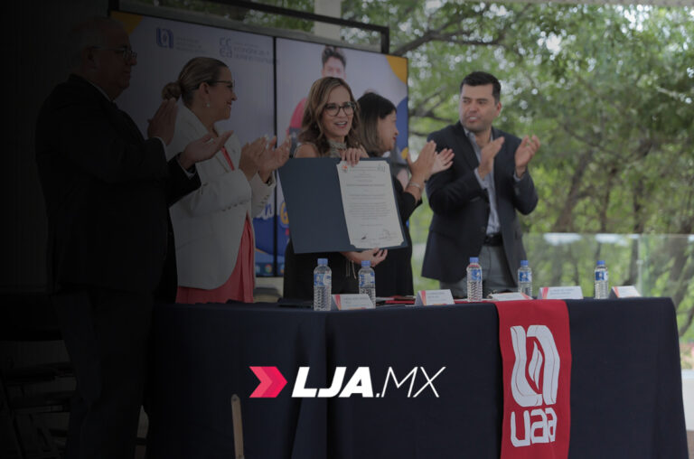 Entregan el Distintivo de Responsabilidad Social Universitaria a la UAA