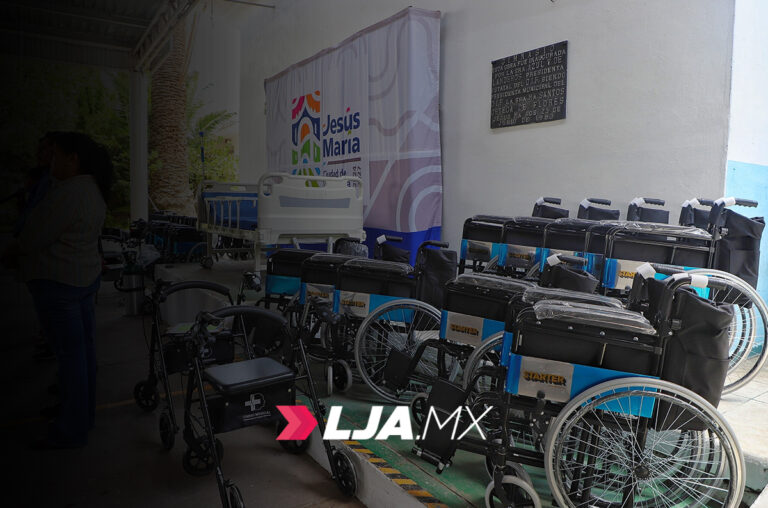 DIF de Jesús María entrega aparatos funcionales a personas con discapacidad