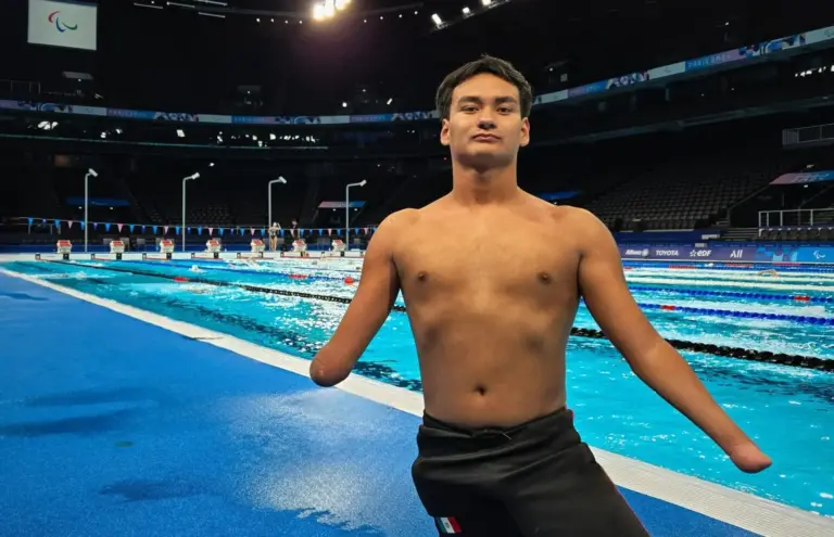 Ángel Camacho: El tritón invencible que conquista albercas y corazones