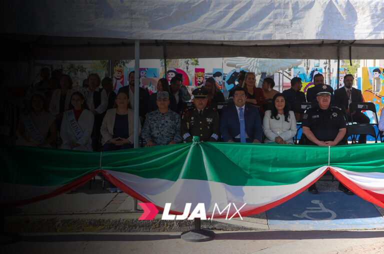 Desfile cívico en Jesús María conmemora el CCXV aniversario de la Independencia de México