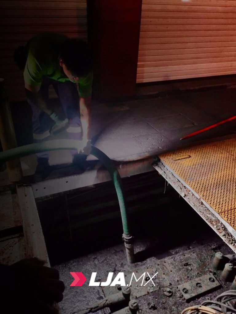 Refuerza MIAA trabajos de desazolve en el centro de la ciudad de Aguascalientes