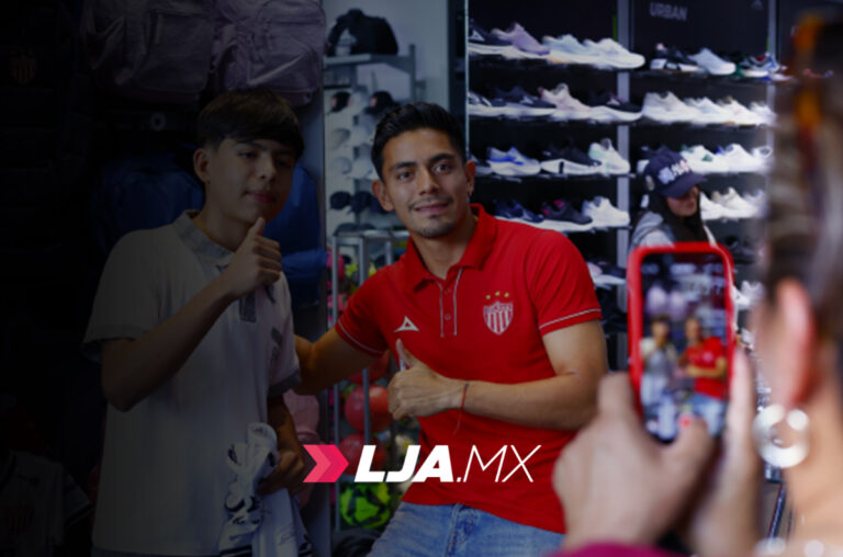 Gran respuesta de la afición en firma de autógrafos de Club Necaxa