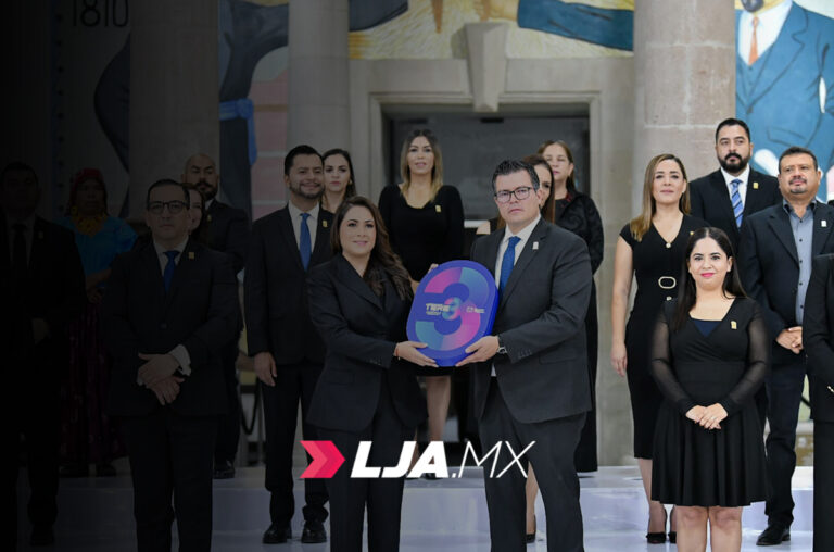 La gobernadora de Aguascalientes Teresa Jiménez entrega su Tercer Informe de Gobierno al Congreso del Estado