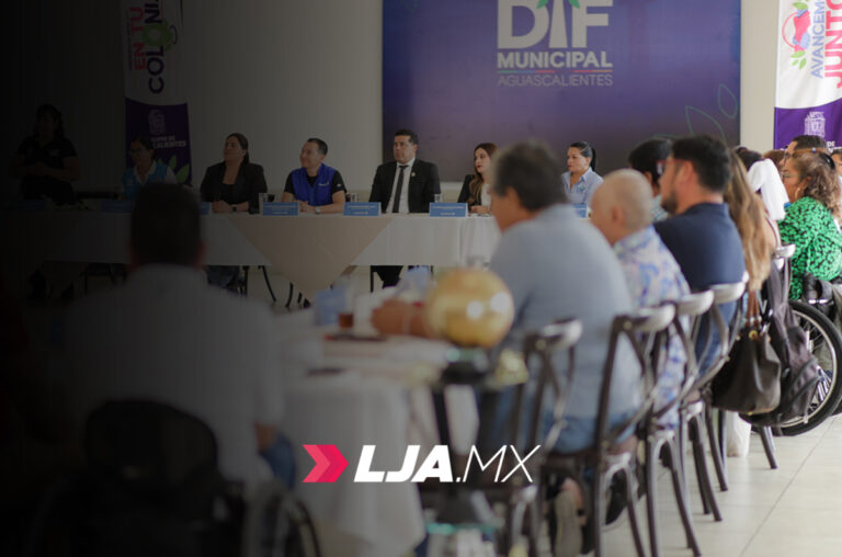 El presidente municipal de Aguascalientes Leonardo Montañez se reúne con asociaciones civiles