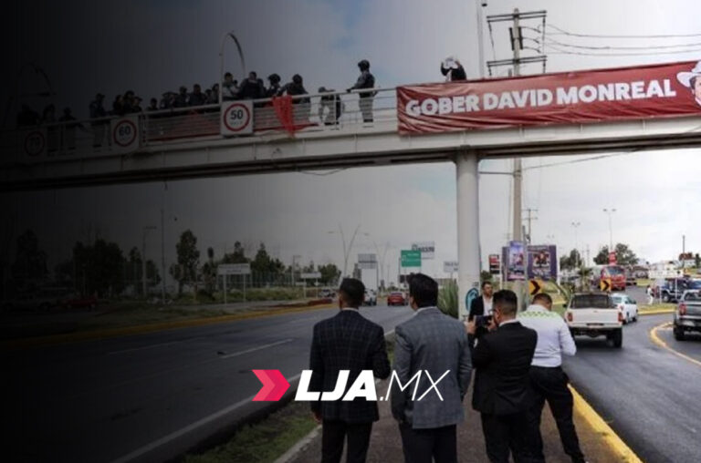 Policías reprimen manifestación para visibilizar desapariciones durante informe de David Monreal