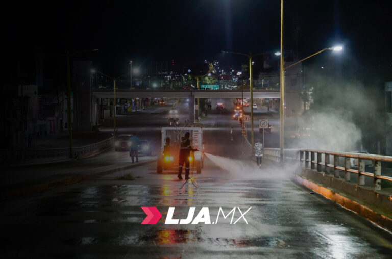 Municipio de Aguascalientes realiza operativo de limpieza en el puente de Segundo Anillo sur