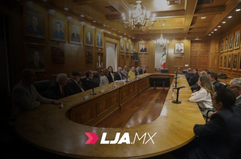 Gobernadora tomó protesta a integrantes del Consejo Aguascalientes de la AMH