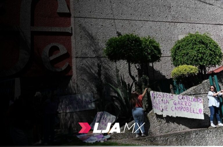 Poetas, narradoras, académicas y activistas exigen la destitución de Paco Ignacio Taibo del FCE