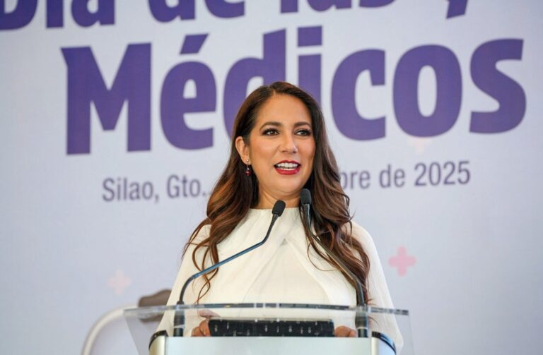 Reconoce Gobernadora labor de las y los médicos de Guanajuato