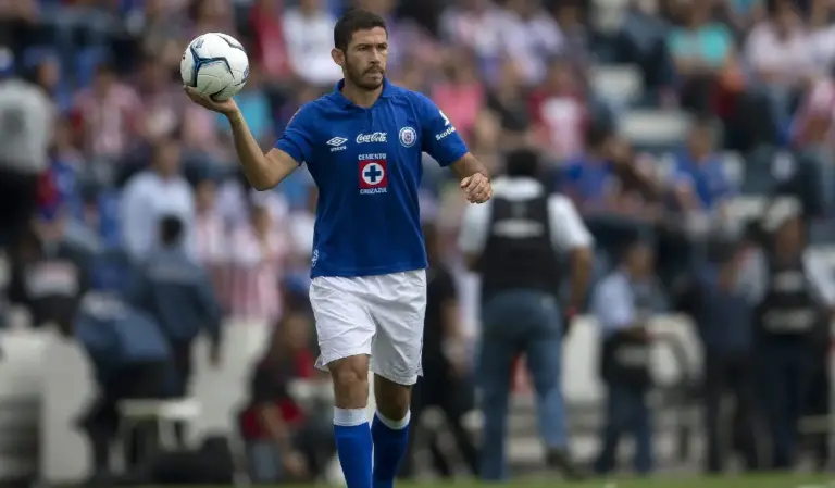 Israel “Asesino de Galácticos” Castro: mediocampista clave que brilló en Pumas y el Tri