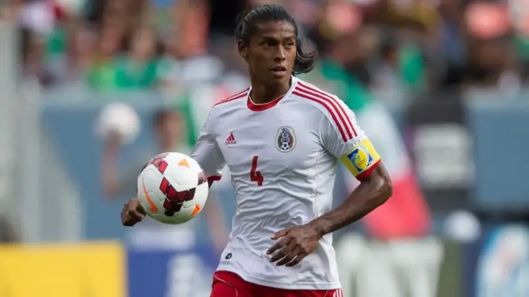 Joel Huiqui: Del muro defensivo a la pizarra