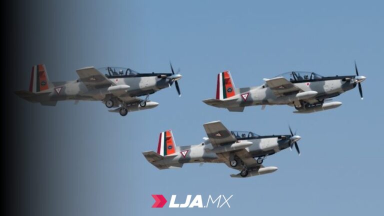 Exhibición aérea de la Fuerza Aérea Mexicana celebra 450 años de la ciudad