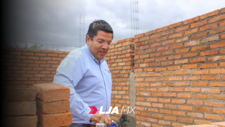 Se coloca la primera piedra de un nuevo centro CONAFE en La Biznaga, Jesús María