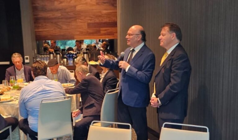 Conferencia del Exdirector de la Casa Blanca con Donald Trump ante la elite económica de Jalisco: La renegociación del TMEC