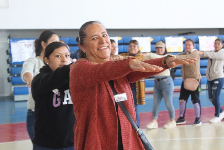 En Guanjauto, 500 integrantes de los organismos de participación social se capacitan y se asumen como agentes activos en la educación