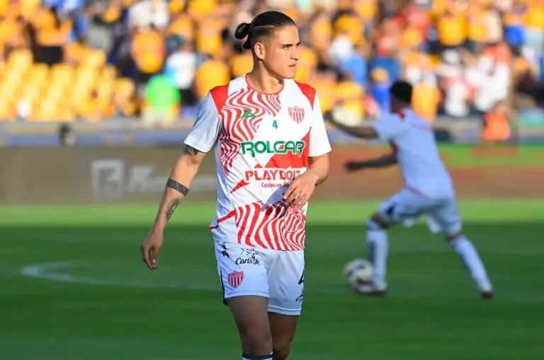 Alexis Peña: el joven defensor sinaloense que se forja en la élite del fútbol mexicano