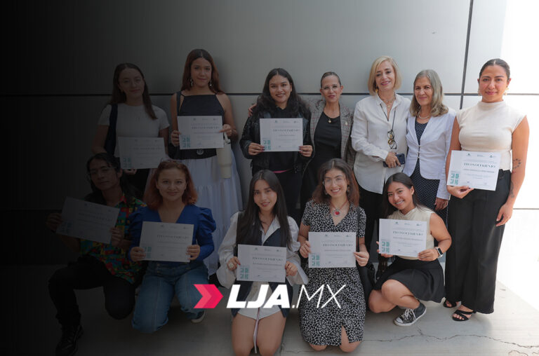 UAA reconoce a estudiantes y docentes del Centro de Ciencias del Diseño y de la Construcción