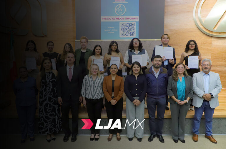 UAA reconoce labor social y académica en el Premio al Mejor Estudiante