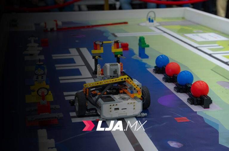 Aguascalentenses competirán en Singapur y Panamá en concursos de robótica