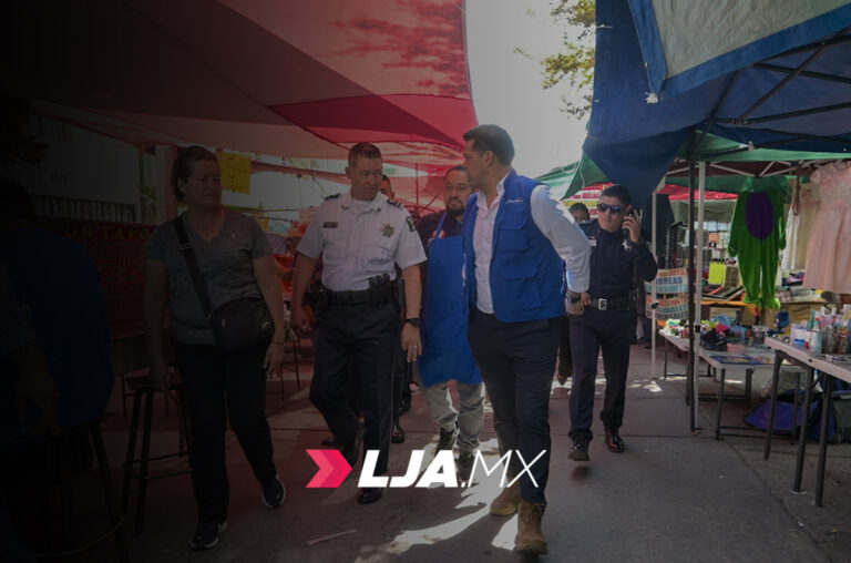 El presidente municipal de Aguascalientes Recorre leo montañez tianguis de pilar blanco