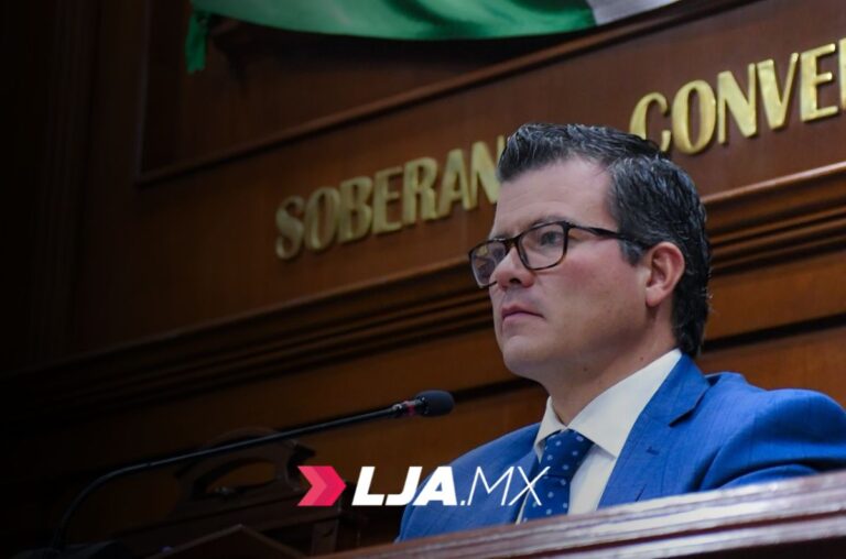 Diputado Humberto Montero presenta iniciativa para prohibir dispositivos que oculten placas vehiculares en Aguascalientes