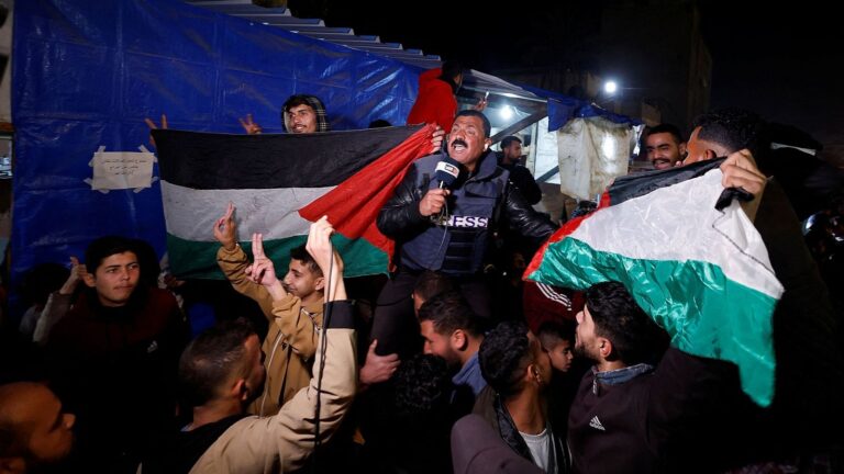 Hamás suelta a los últimos rehenes y miles de palestinos regresan a la Franja de Gaza tras cese al fuego