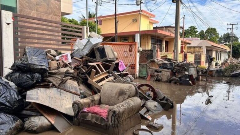 Más de 100 mil viviendas dañadas tras fuertes lluvias que azotan a distintos estados del país, entre los más afectados están Veracruz, Puebla e Hidalgo