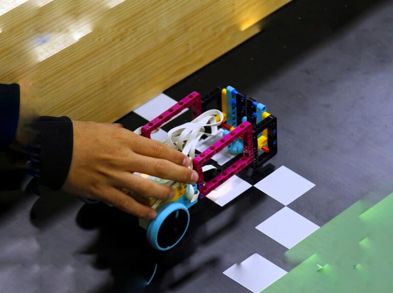 Estudiantes de Guanjauto destacan en el Torneo Estatal de Robótica Educativa