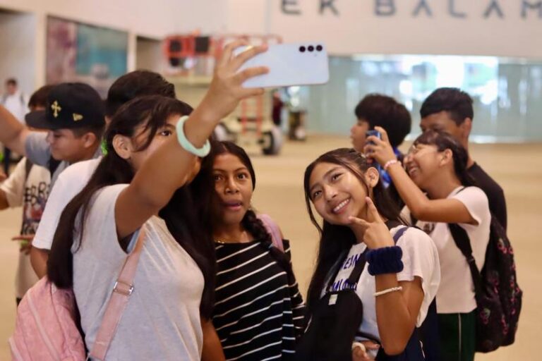 Lanzan campaña digital “Conéctate, pero no te enredes” para prevenir riesgos en redes sociales en Yucatán