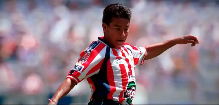 Alberto Coyote: El mediocampista de contención que cimentó la era de oro rojiblanca