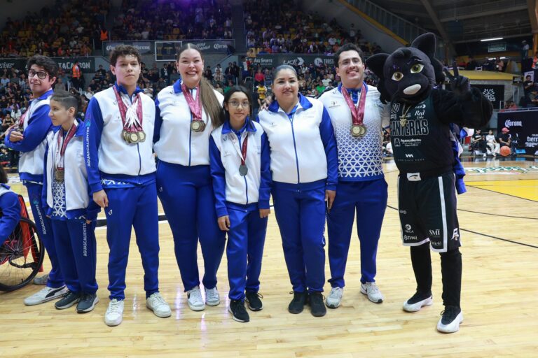Reconocimiento especial a medallistas de la Paralimpiada Nacional CONADE 2025 en la gran final de zona de la Liga Nacional de Baloncesto Profesional