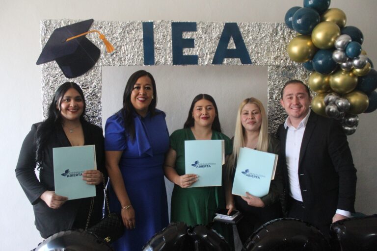 Prepa Abierta del IEA celebra la Graduación 2025 en un emotivo encuentro familiar